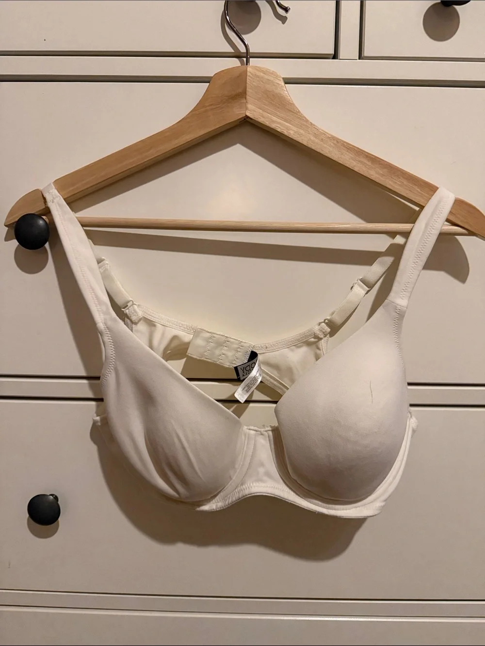 Victoria's Secret Light Cream T-Shirt Bra - Smooth Molded Cups